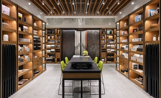 dizajn-showroom-namestaj Dizajn nameštaja – showroom sa vertikalnim i unutrašnjim dizajnom